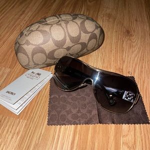 Coach L016 Reagan Black/Silver Sunglasses